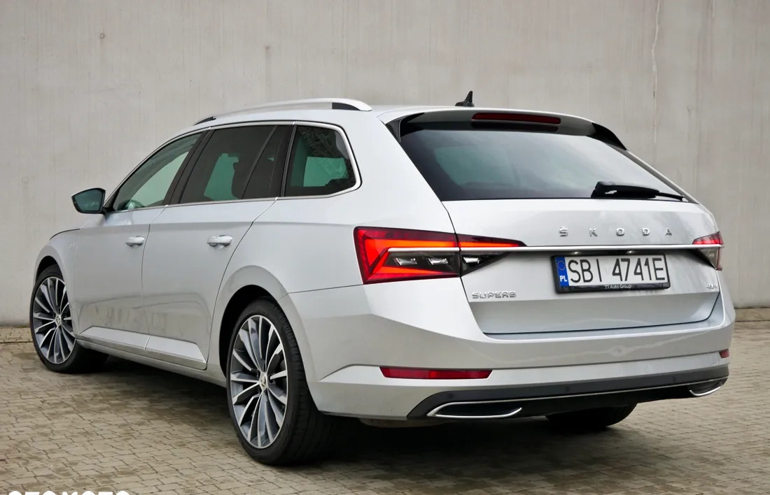 Skoda Superb cena 154900 przebieg: 71711, rok produkcji 2020 z Kraków małe 781